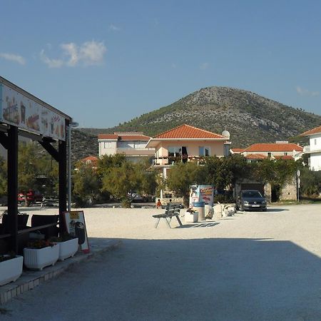Apartments Vukman Seget Vranjica Esterno foto